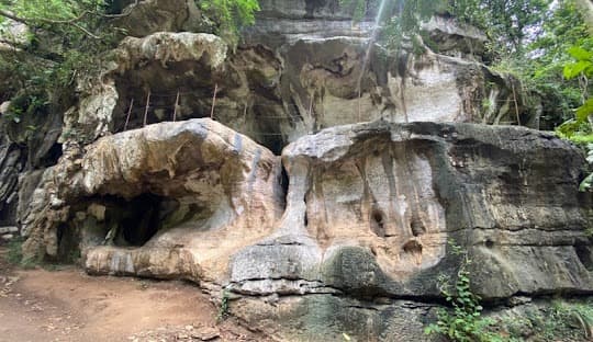 Grutas de Amboni